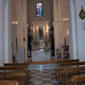 L'interno della chiesa parrocchiale di Santa Maria delle Palme [360x360]