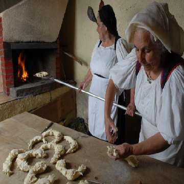 Meana Sardo, preparazione de su pane pintau [360x360]
