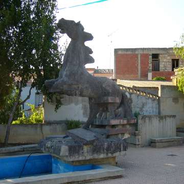 Narcao, monumento equestre in piazza Europa [360x360]