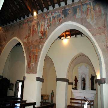 Galtellì, chiesa di San Pietro: particolare degli affreschi del fianco sinistro [360x360]