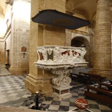 Alghero, veduta del pulpito della cattedrale [360x360]