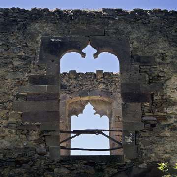 Laconi, finestra del castello [360x360]