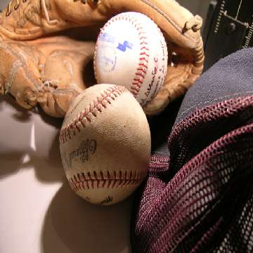 20100524/ARCHIVIO 4/sport pallina baseball guantone [360x360]