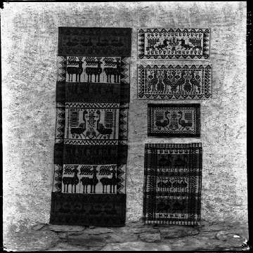 Sarcidano, tappeto e riquadri tessili ornamentali [360x360]