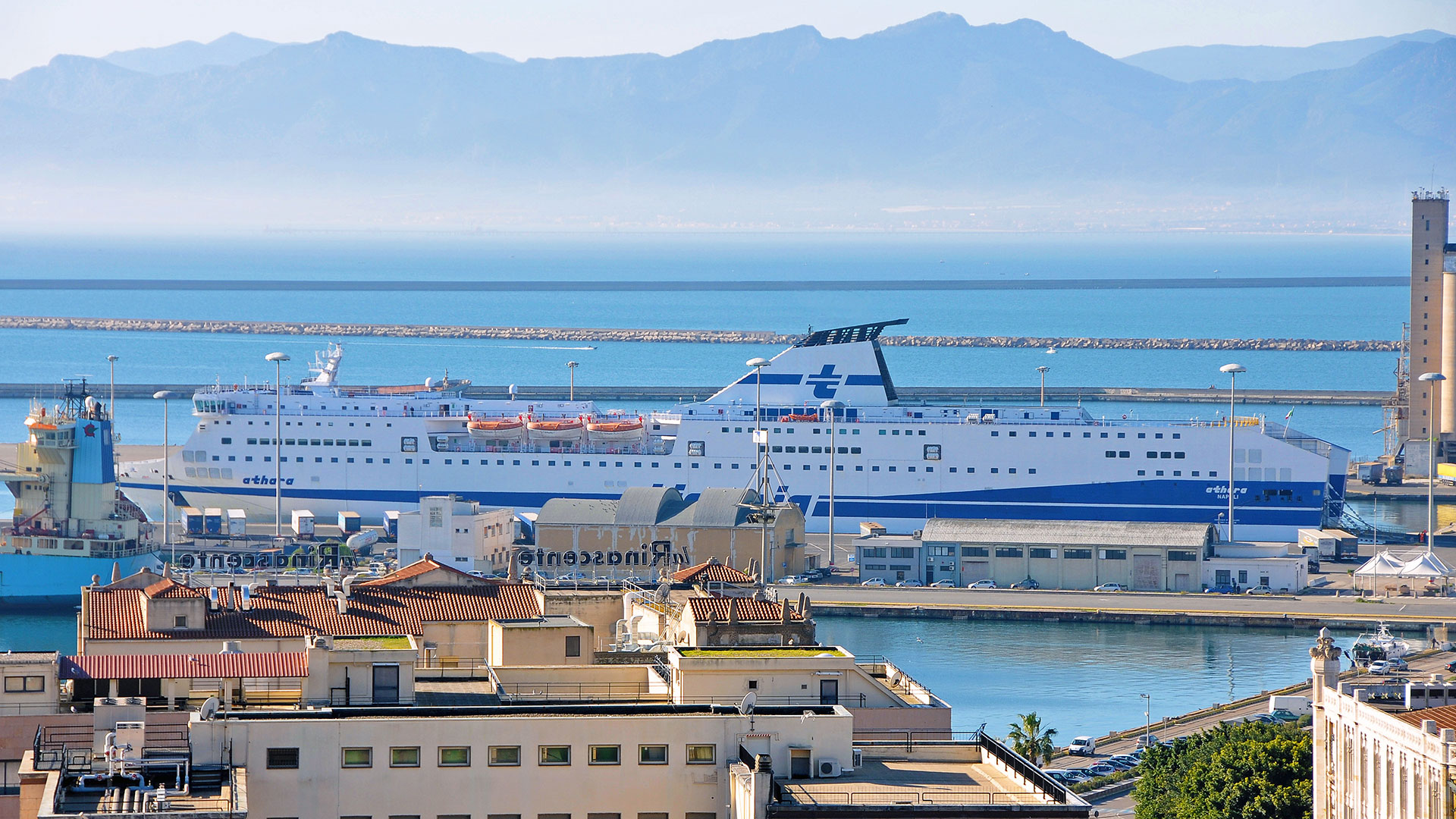 Cagliari porto Tirrenia