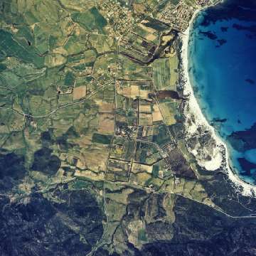 Spiaggia di Capo Comino, foto aerea [360x360]