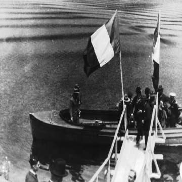 Ulà Tirso, Benito Mussolini visita la diga del Tirso [360x360]