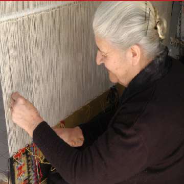 20100607/ARCHIVIO 6/sarule beni culturali musei museo del tappeto telai tessitura lana [82] [360x360]