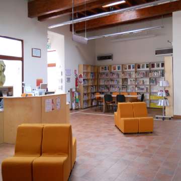 20110429/Immagini Sistema Bibliotecario Urbano_ Quartu S.E/Biblioteca Ragazzi/Banco Prestiti e Info/banco prestiti [360x360]